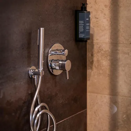 Aura Dimore Ad Bed & Breakfast 4*