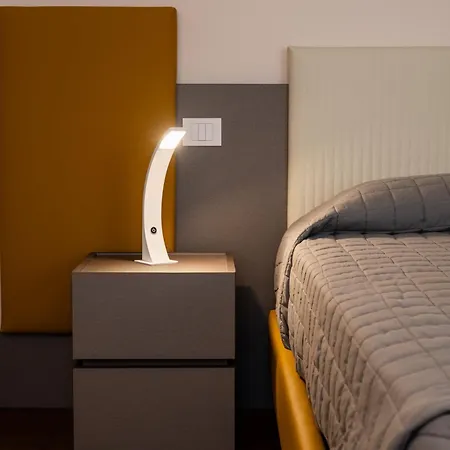 Oda ve Kahvaltı Aura Dimore Ad