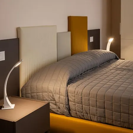 Aura Dimore Ad Bed & Breakfast 4*